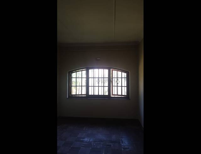 1 bed property to rent in SAVOY ESTATE